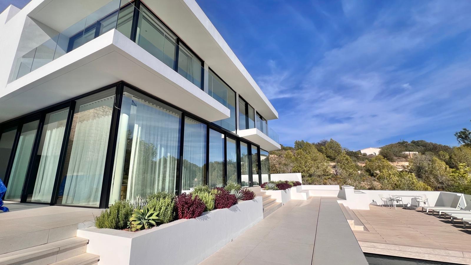 PHOTO-2025-11-18-13-38-33 3.jpg